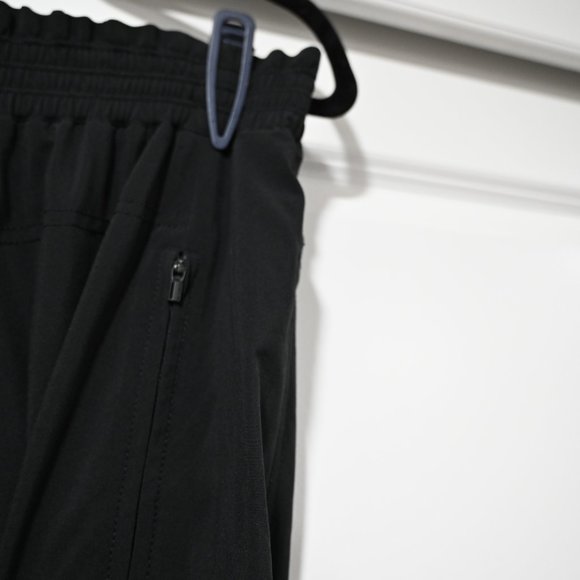 Athleta Size 6 Black Lightweight Performance Wear Jogger | Size 6 - Picture 4 of 10
